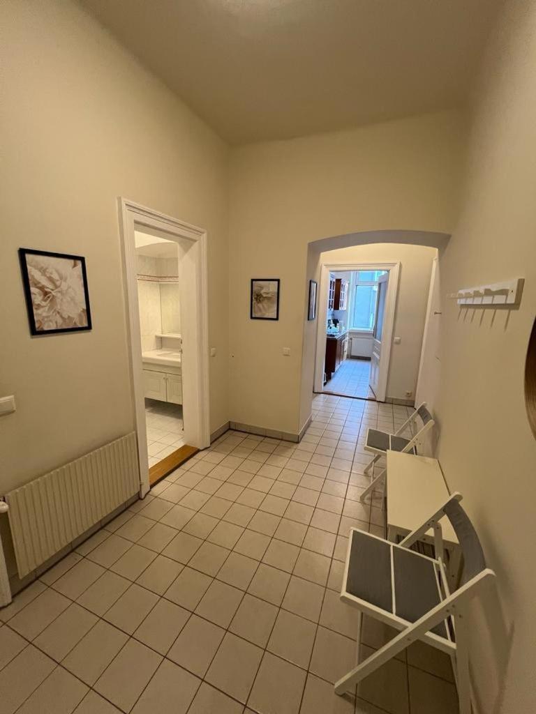 Apartment 90 M2 Spacious With Free Parking Wien